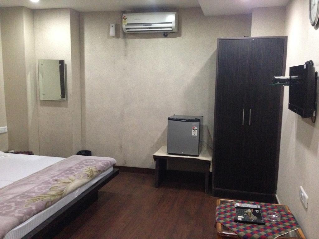 Hotel Silver Stone Ludhiana Rom bilde