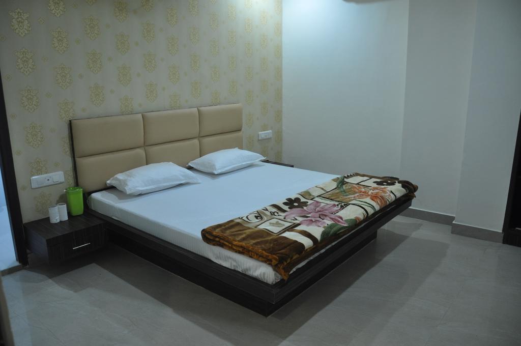 Hotel Silver Stone Ludhiana Rom bilde