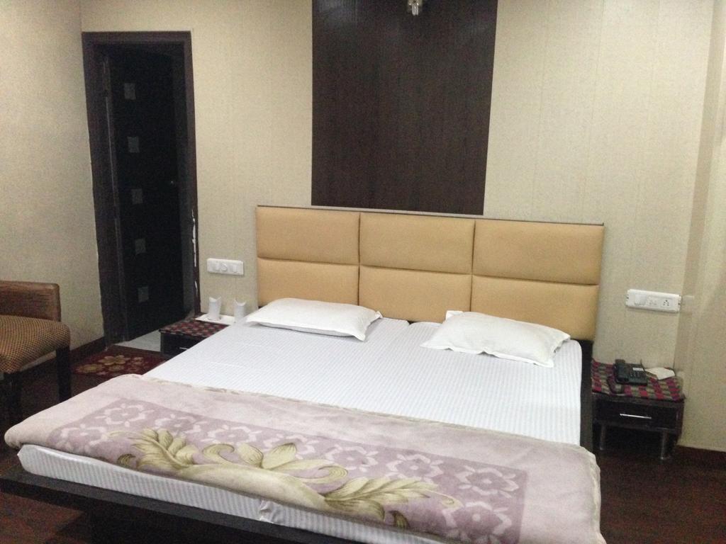 Hotel Silver Stone Ludhiana Eksteriør bilde